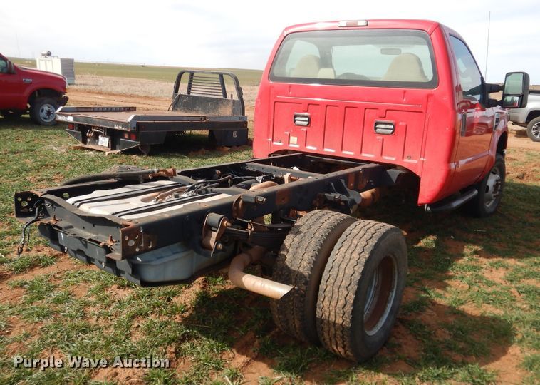 image for item DJ8301 2009 Ford F350 Super Duty  pickup truck cab and chassis
