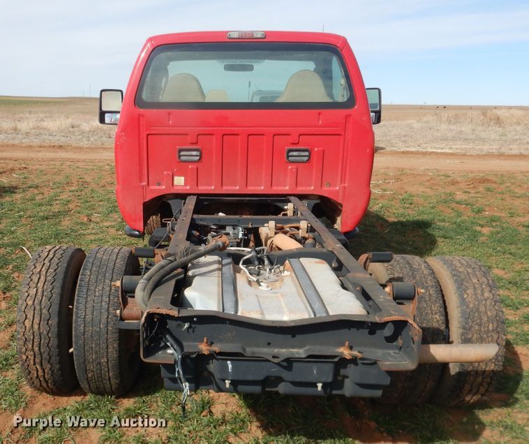 image for item DJ8301 2009 Ford F350 Super Duty  pickup truck cab and chassis