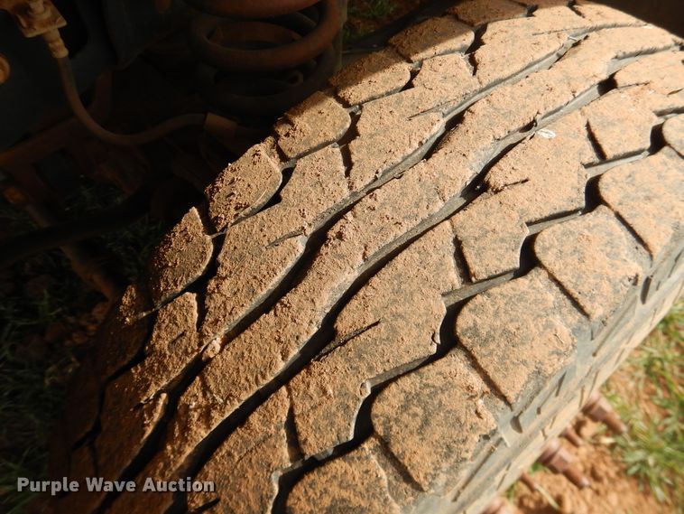 image for item DJ8301 2009 Ford F350 Super Duty  pickup truck cab and chassis