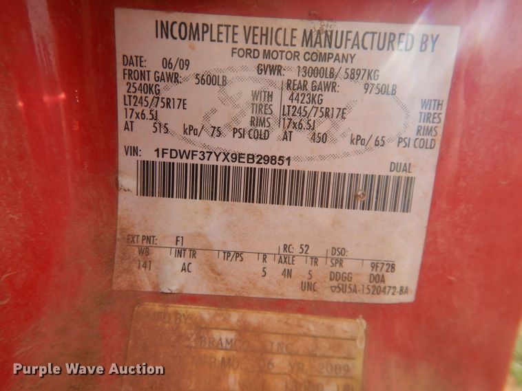 image for item DJ8301 2009 Ford F350 Super Duty  pickup truck cab and chassis