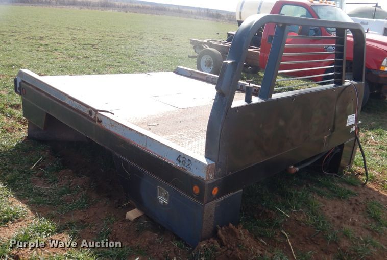image for item DJ8302 DewEze 482 hydraulic bale bed