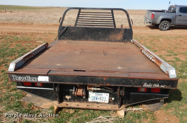 image for item DJ8302 DewEze 482 hydraulic bale bed