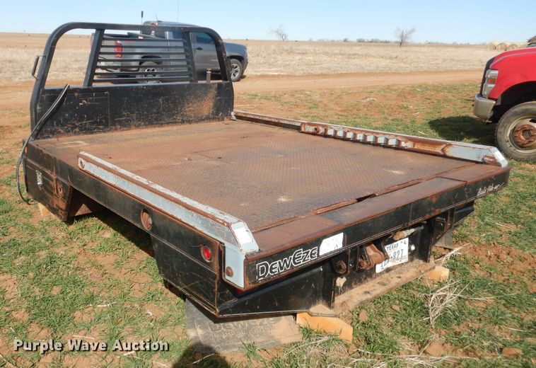 image for item DJ8302 DewEze 482 hydraulic bale bed