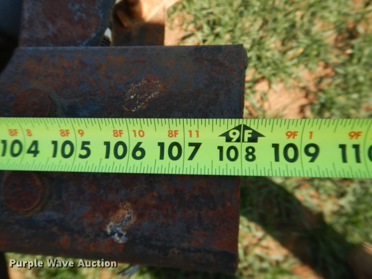 image for item DJ8303 2004 Ford F350 Super Duty  pickup truck cab and chassis