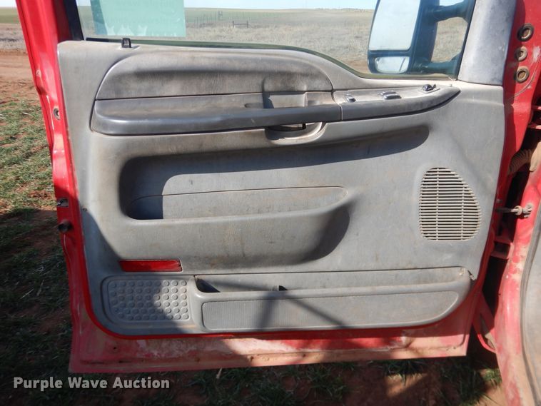 image for item DJ8303 2004 Ford F350 Super Duty  pickup truck cab and chassis