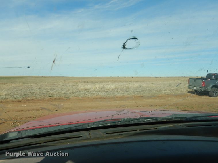 image for item DJ8303 2004 Ford F350 Super Duty  pickup truck cab and chassis