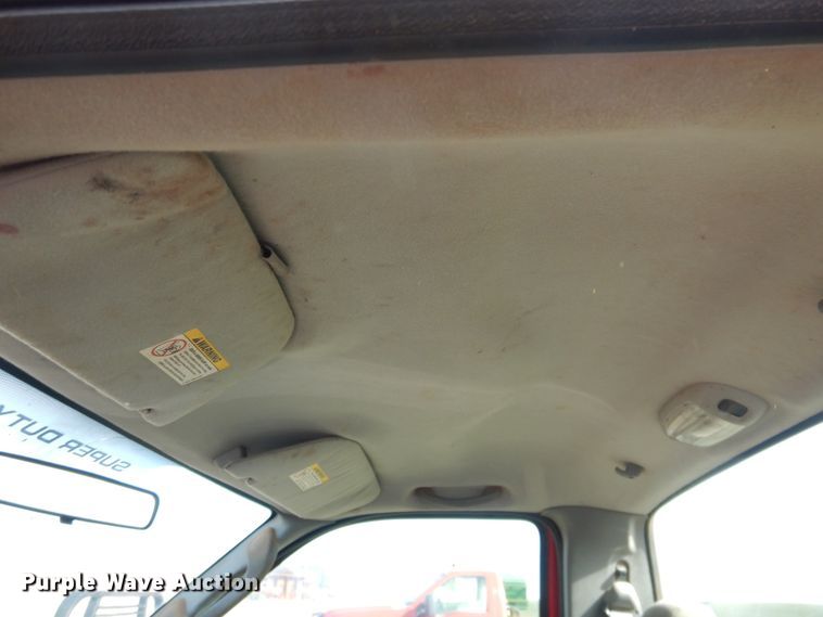 image for item DJ8303 2004 Ford F350 Super Duty  pickup truck cab and chassis