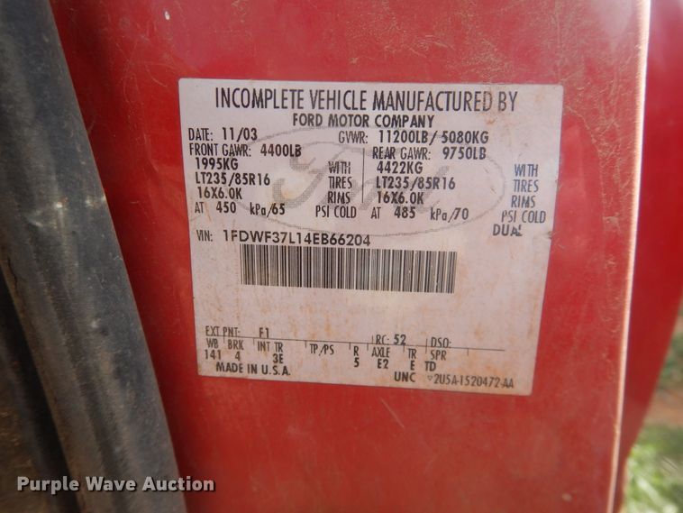 image for item DJ8303 2004 Ford F350 Super Duty  pickup truck cab and chassis