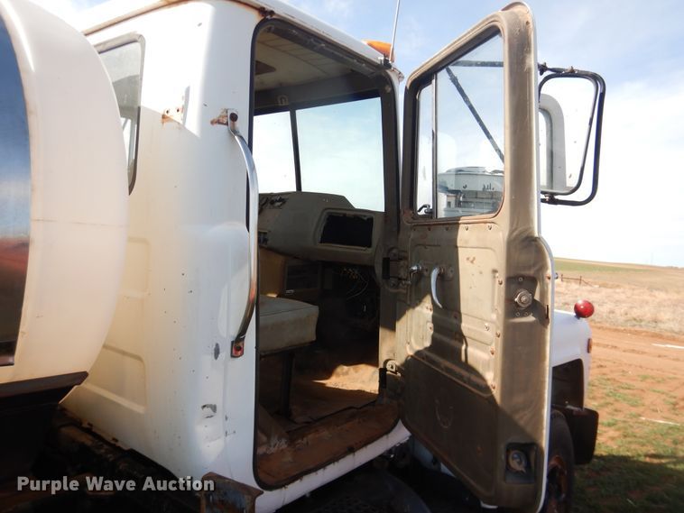 image for item DJ8304 1978 Mack  tank truck