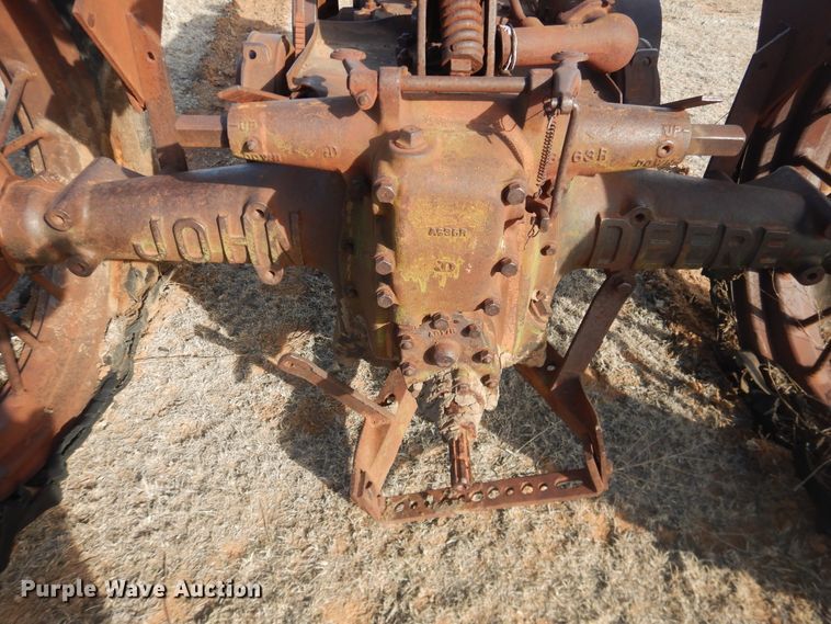 image for item DJ8319 John Deere B  tractor