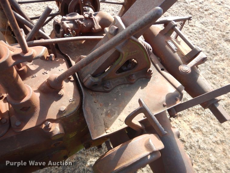 image for item DJ8319 John Deere B  tractor