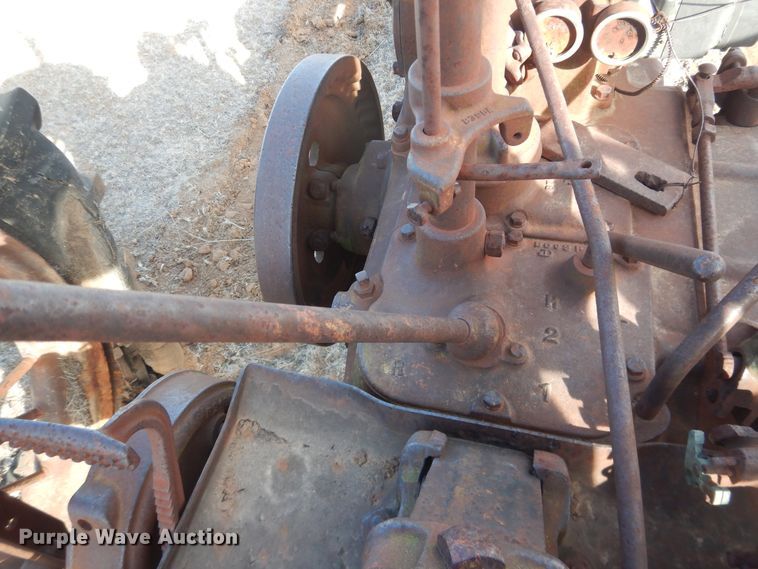 image for item DJ8319 John Deere B  tractor