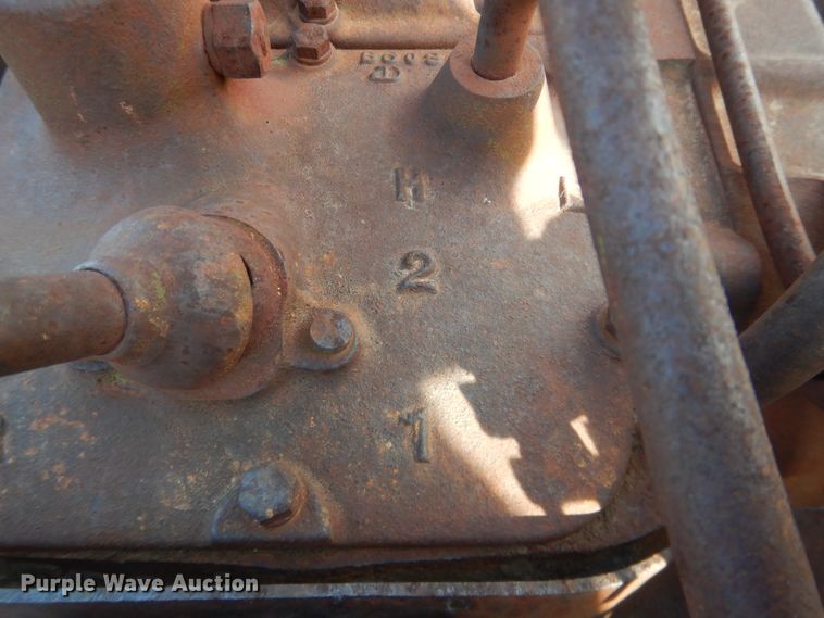 image for item DJ8319 John Deere B  tractor