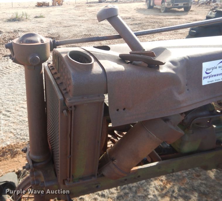 image for item DJ8319 John Deere B  tractor