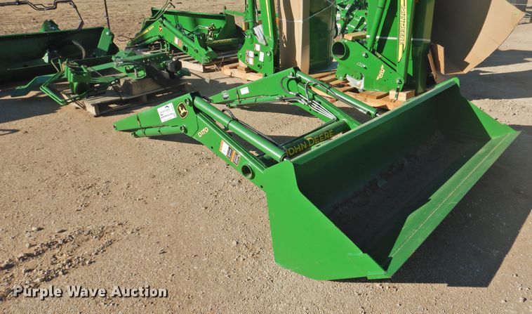 image for item DJ8331 John Deere D170  loader