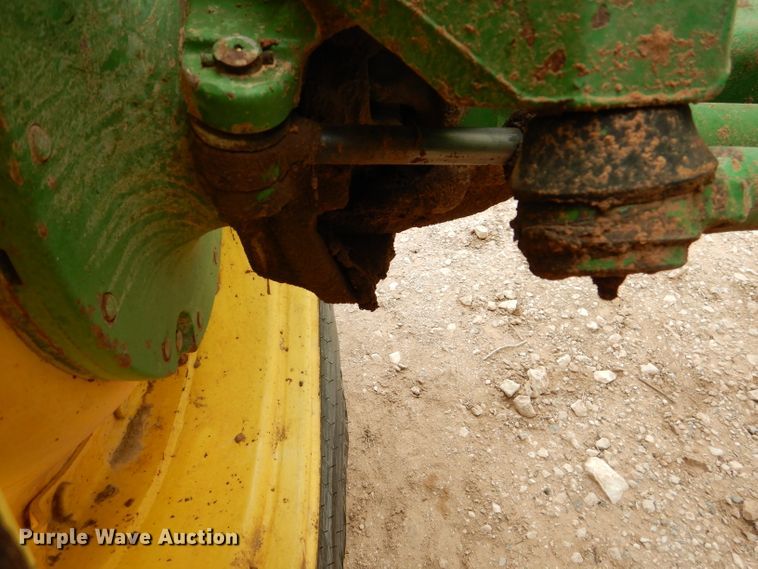 image for item DJ8823 1996 John Deere 8300  MFWD tractor