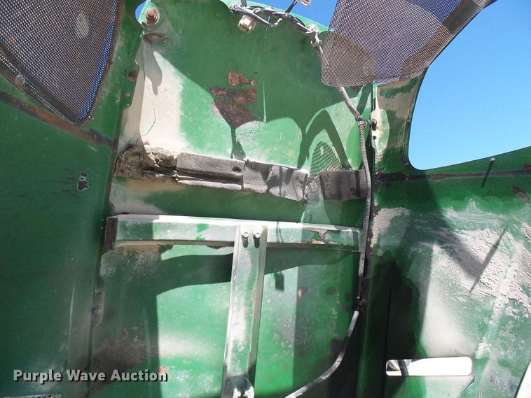 image for item DL0825 (2) Montana tractors