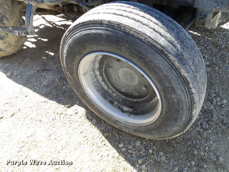 image for item DL0825 (2) Montana tractors