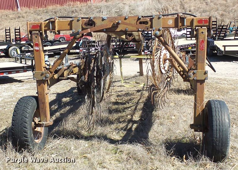 image for item DL0836 M&W TF10 hay rake