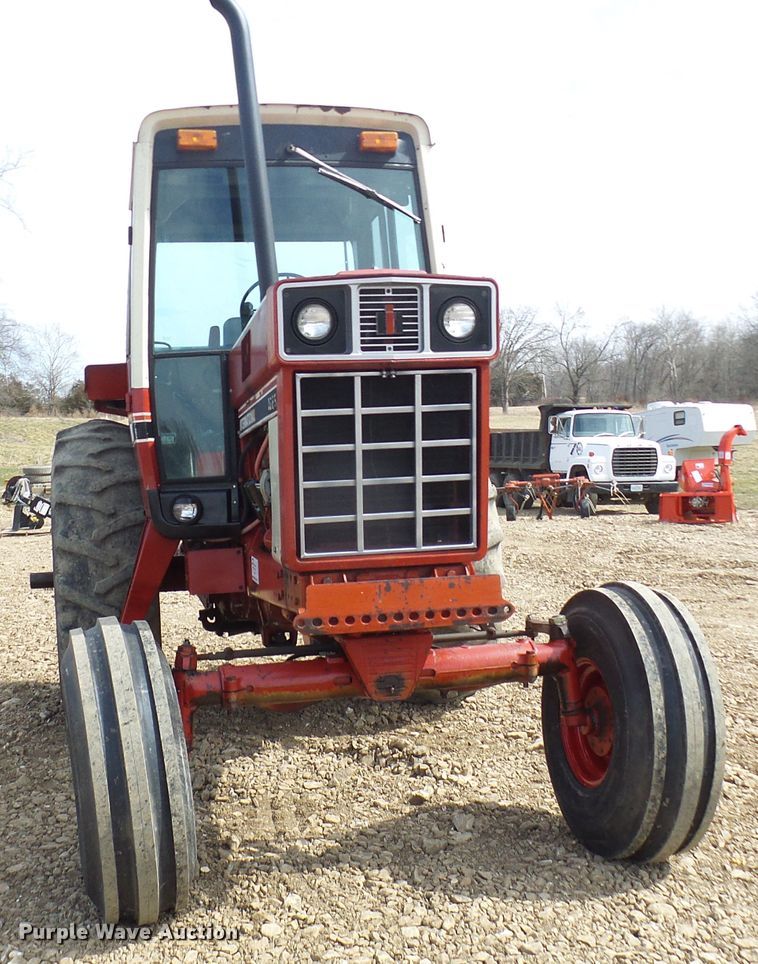 image for item DL0853 1977 International 1086  tractor