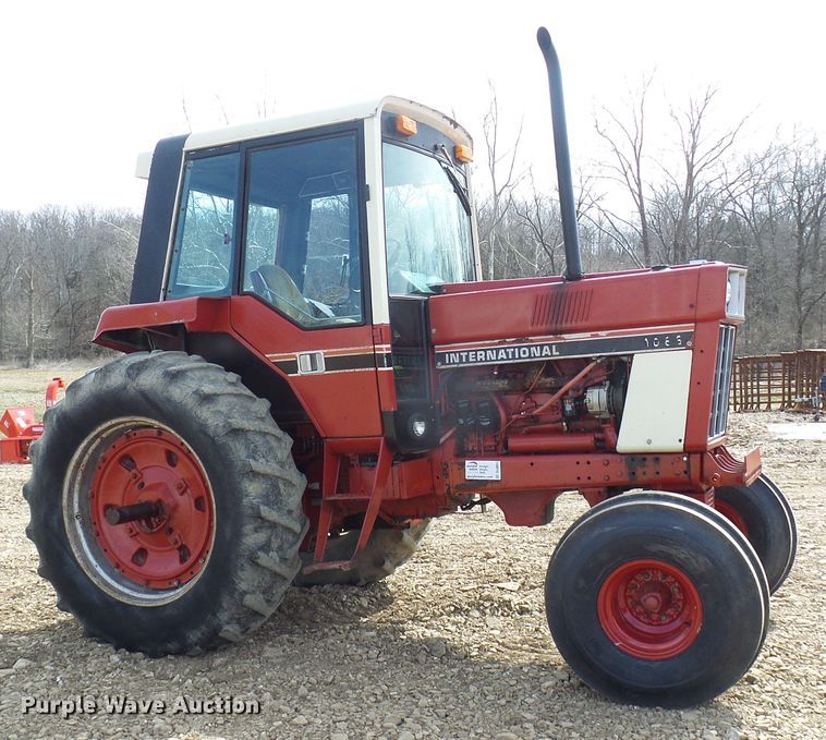 image for item DL0853 1977 International 1086  tractor