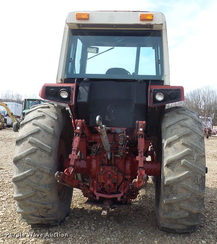 image for item DL0853 1977 International 1086  tractor