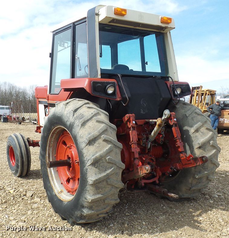 image for item DL0853 1977 International 1086  tractor