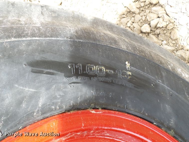 image for item DL0853 1977 International 1086  tractor