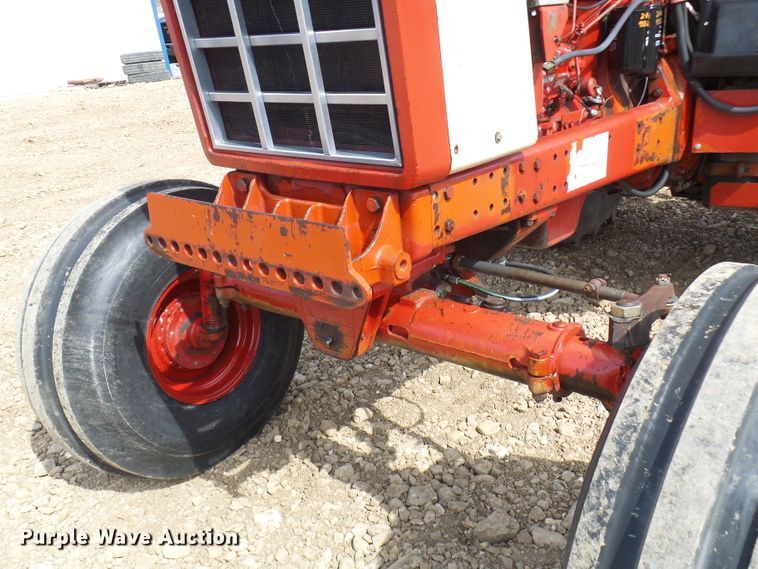 image for item DL0853 1977 International 1086  tractor
