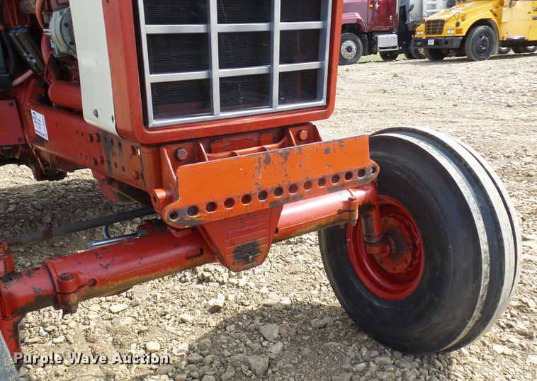 image for item DL0853 1977 International 1086  tractor