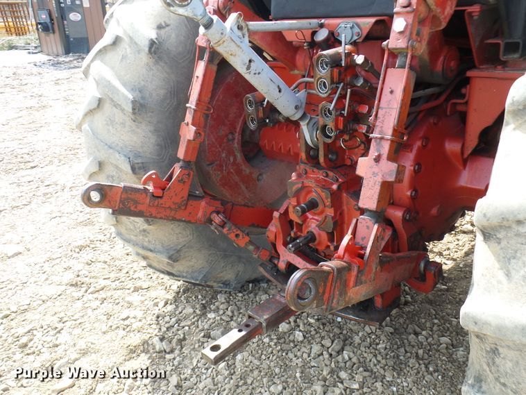 image for item DL0853 1977 International 1086  tractor