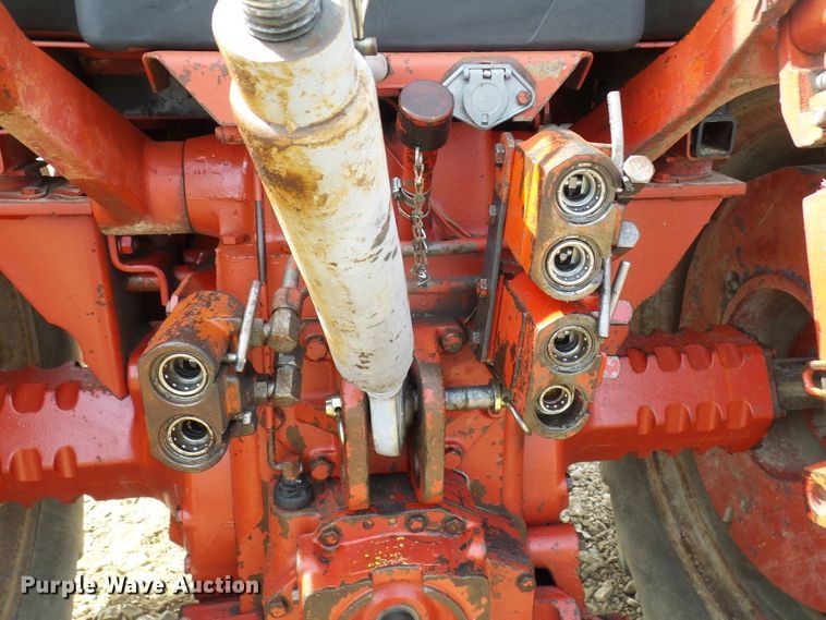 image for item DL0853 1977 International 1086  tractor