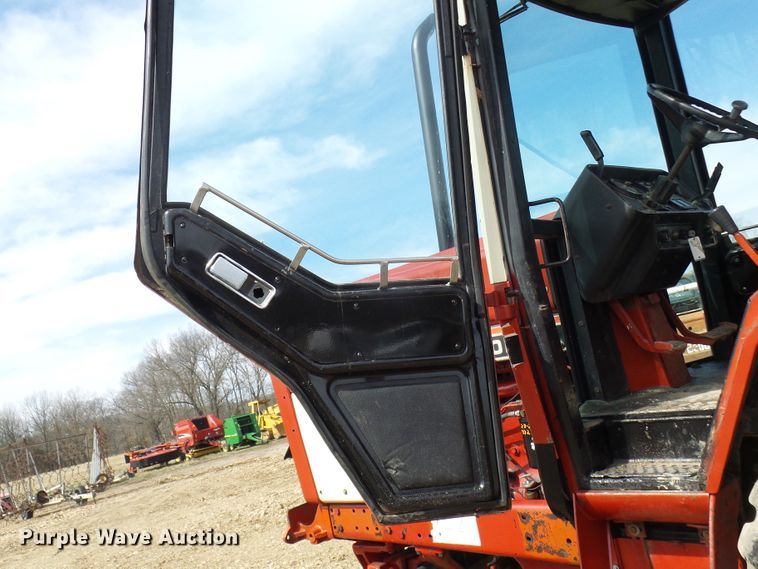 image for item DL0853 1977 International 1086  tractor