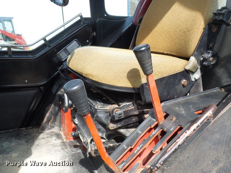 image for item DL0853 1977 International 1086  tractor