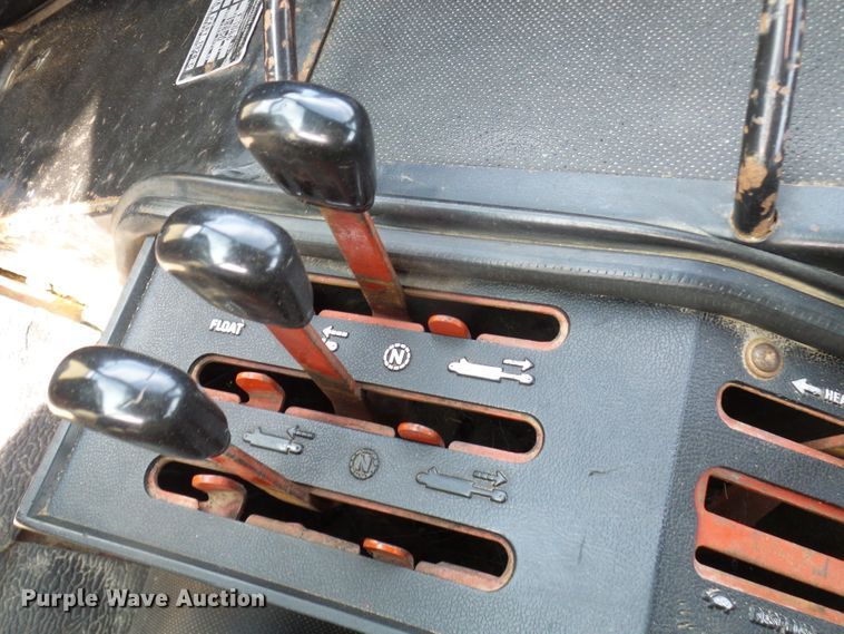 image for item DL0853 1977 International 1086  tractor