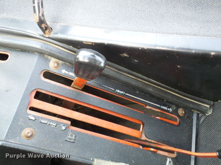 image for item DL0853 1977 International 1086  tractor