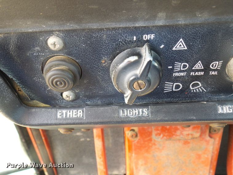 image for item DL0853 1977 International 1086  tractor