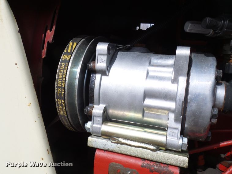 image for item DL0853 1977 International 1086  tractor