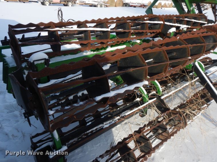 image for item DL2135 Unverferth Rolling Harrow 220  rolling harrow