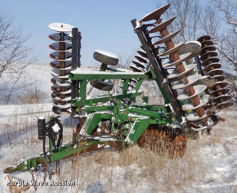 image for item DL2136 John Deere 637  tandem disk
