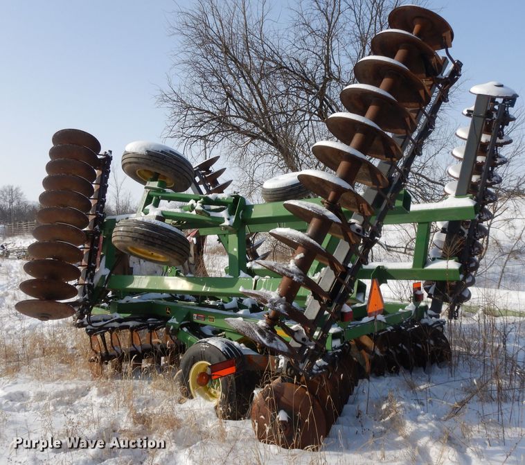 image for item DL2136 John Deere 637  tandem disk