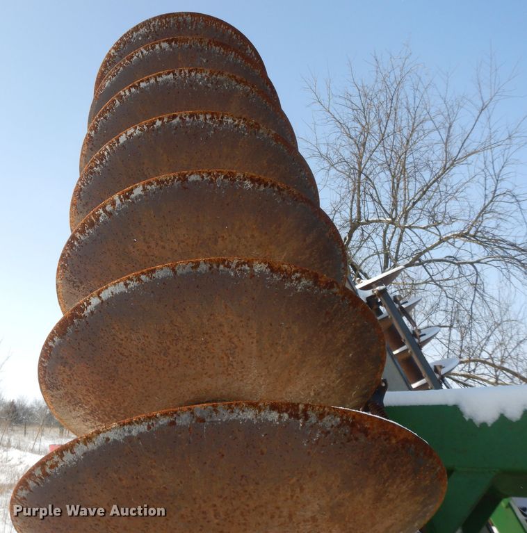 image for item DL2136 John Deere 637  tandem disk