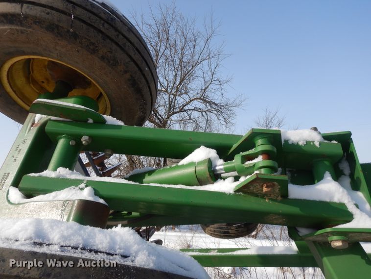 image for item DL2136 John Deere 637  tandem disk