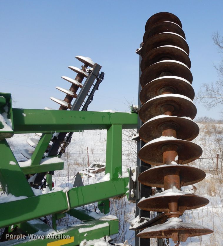 image for item DL2136 John Deere 637  tandem disk