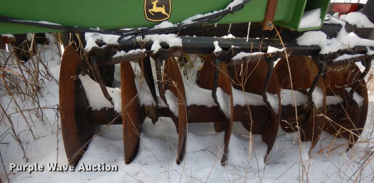 image for item DL2136 John Deere 637  tandem disk