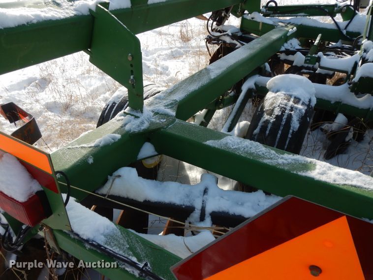 image for item DL2136 John Deere 637  tandem disk