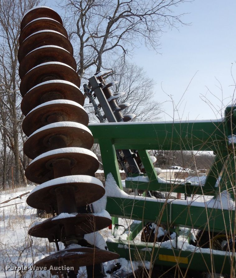 image for item DL2136 John Deere 637  tandem disk