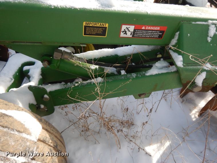 image for item DL2136 John Deere 637  tandem disk