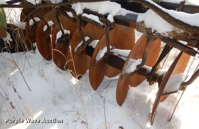 image for item DL2136 John Deere 637  tandem disk