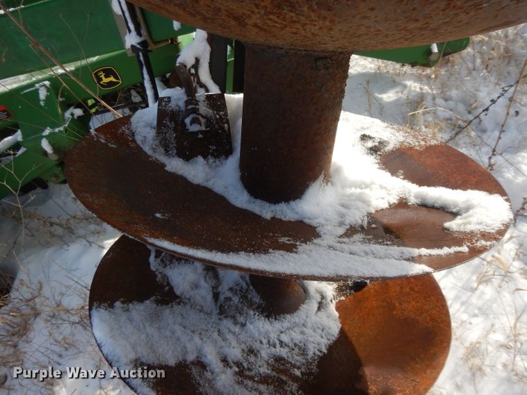 image for item DL2136 John Deere 637  tandem disk